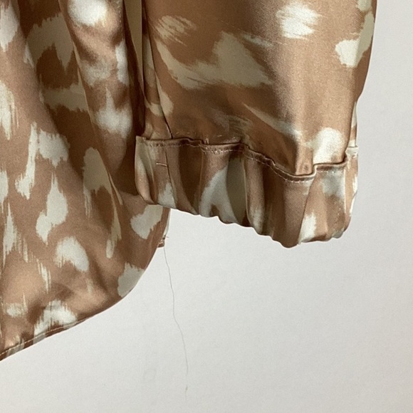 Black Label by Chico's Printed Tan/Cream Blouse/Shirt/Top in Size Large - Picture 10 of 13